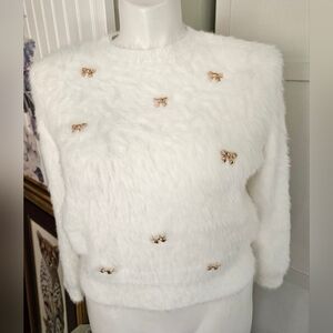 On 12th XL White Fuzzy Eyelash Knit Sweater Gold Metal Bows Pullover NEW Cond